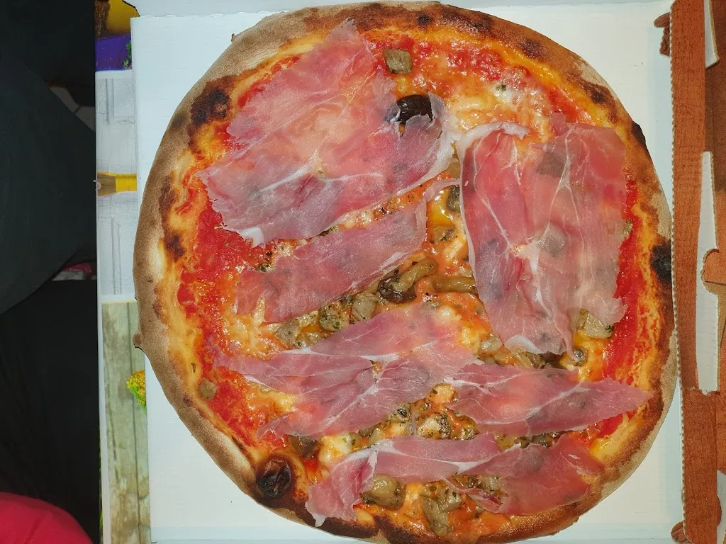 Pizzeria L’Azalea_San Pietro Clarenza_slider_image_3