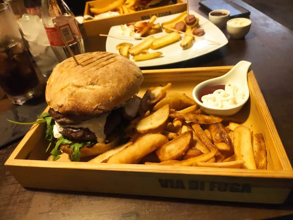 Vinny Di Maio_Via Di Fuga_Sant'Alessio Siculo_review