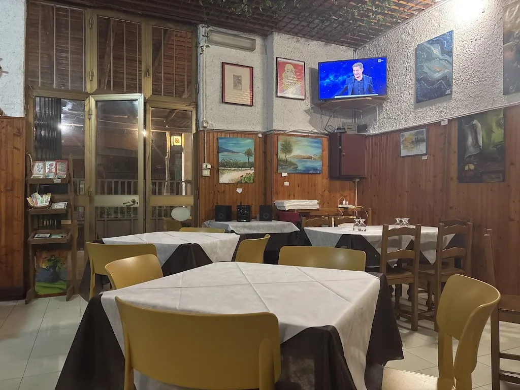 Pizzeria Trocadero restaurant in Sant'Alessio Siculo