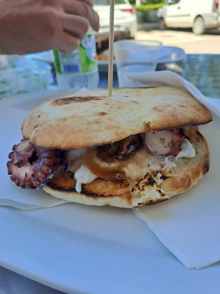 PESCARITO - SEAFOOD BAR restaurant in Lesina