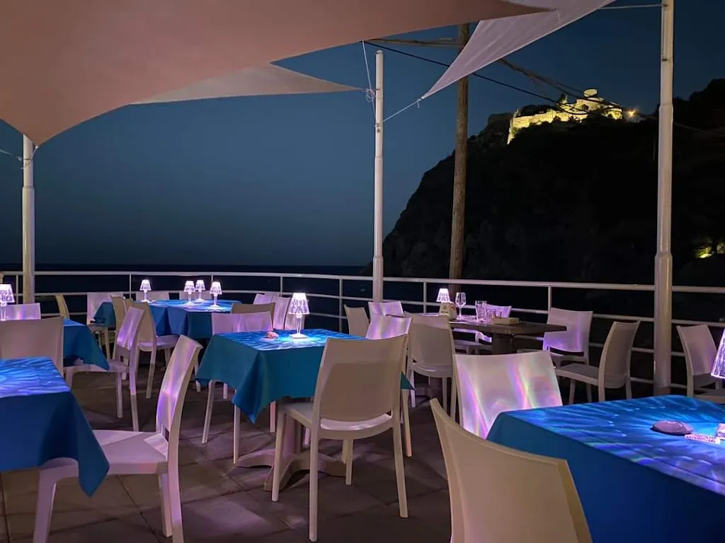 Capolinea Cafè restaurant in Sant'Alessio Siculo