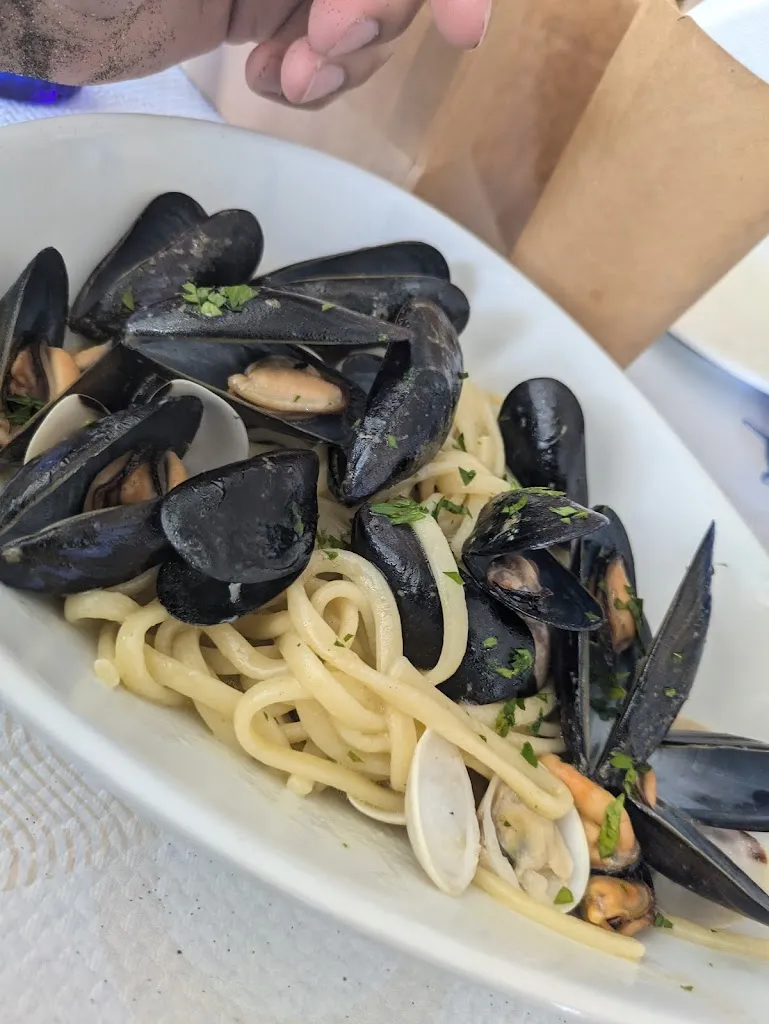 Abraham Flores_Maremosso_San Cataldo_review