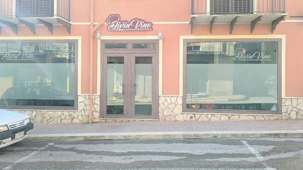 DivinVino osteria restaurant in San Cataldo