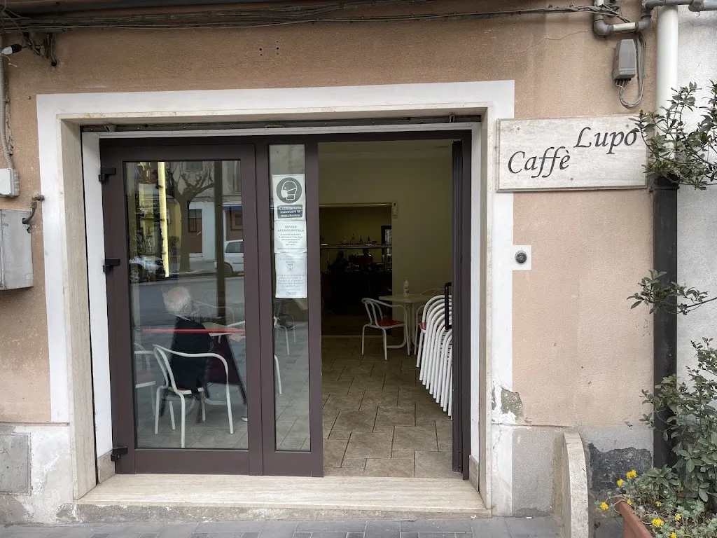 Caffè Lupo restaurant in San Cataldo