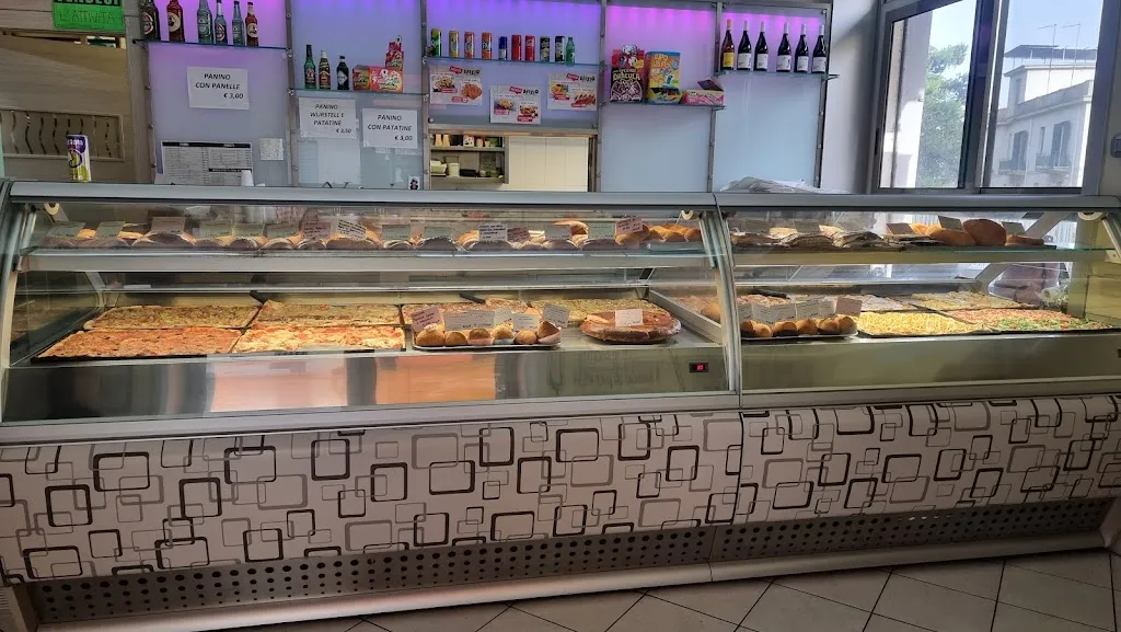 SFIZIO PIZZERIA ROSTICCERIA PANINERIA_San Cataldo_slider_image_3