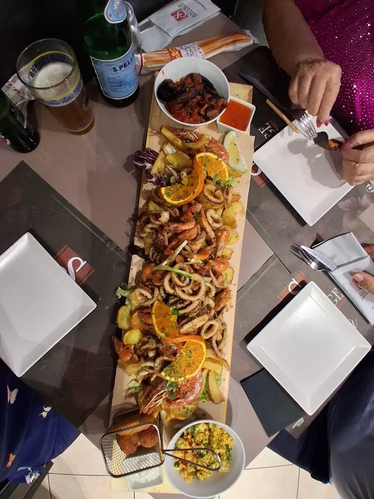 santo costa_Pizzeria Sauvage Lounge Bar_San Cataldo_review