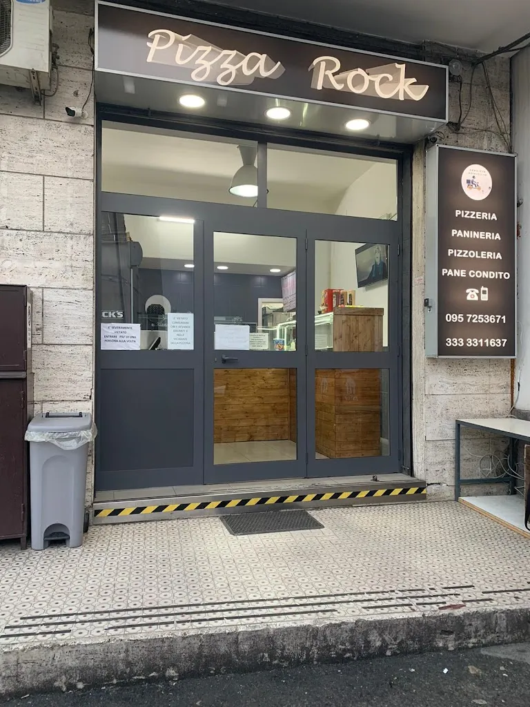 Pizzeria Pizza Rock restaurant in Sant'Agata Li Battiati