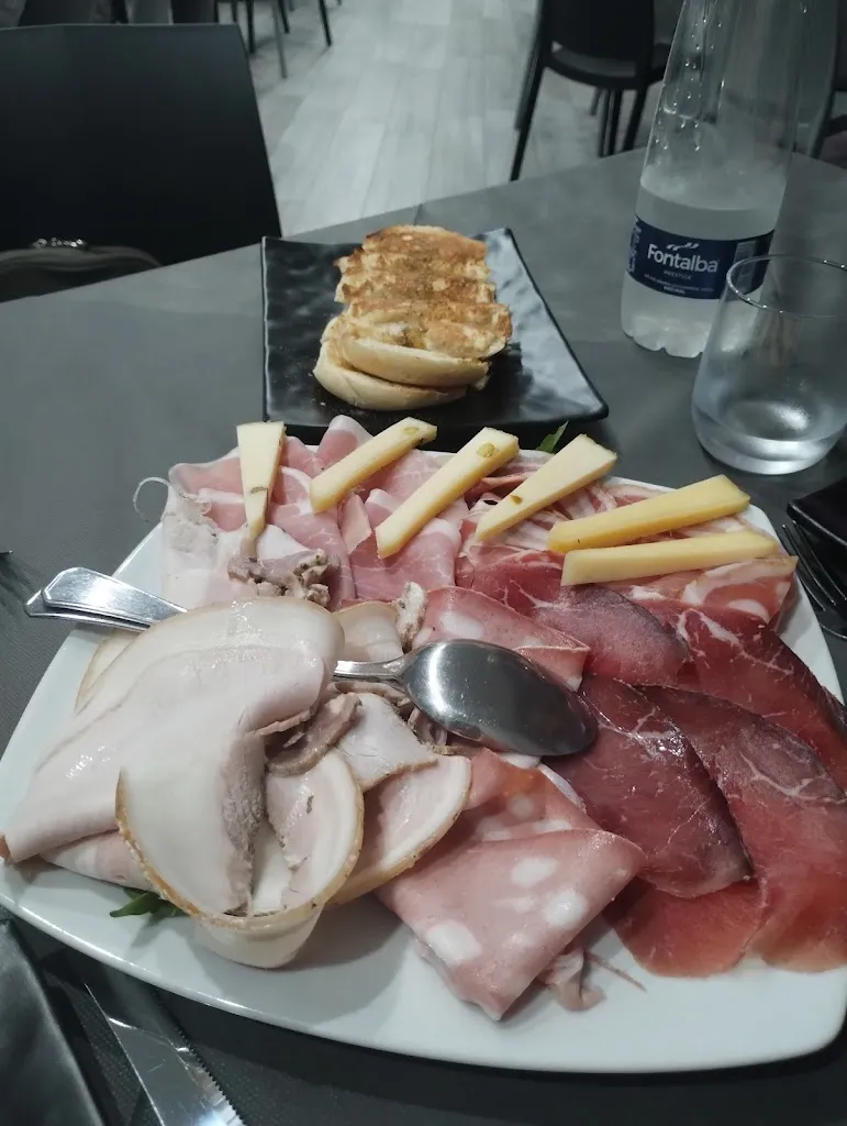 Monica Recchia_Picasso Risto-Pub _Santa Cristina Gela_recensione