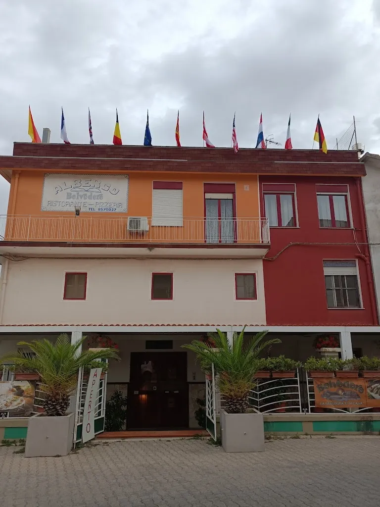 Albergo Belvedere con ristorante e pizzeria restaurant in Santa Cristina Gela
