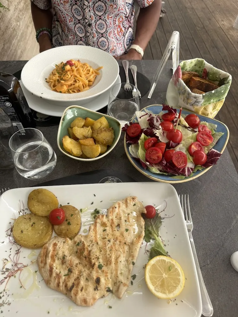Helen Valentine_Ristorante Dal Cozzaro_San Vito Lo Capo_review