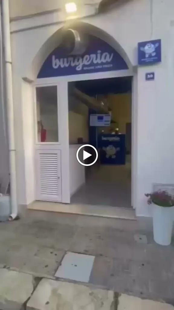 Burgeria | Smash & Fries restaurant in San Vito Lo Capo