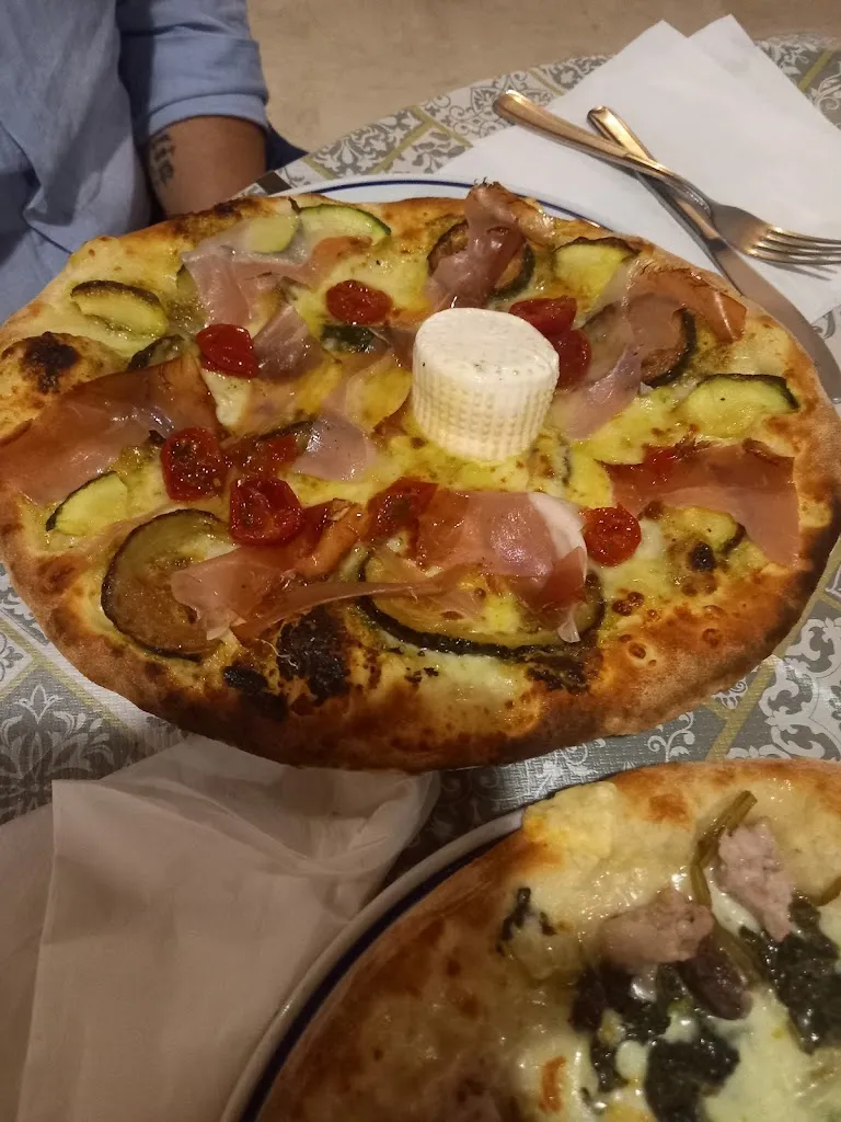 Maria Concetta Favata_Hotel 2000_Santa Caterina Villarmosa_review