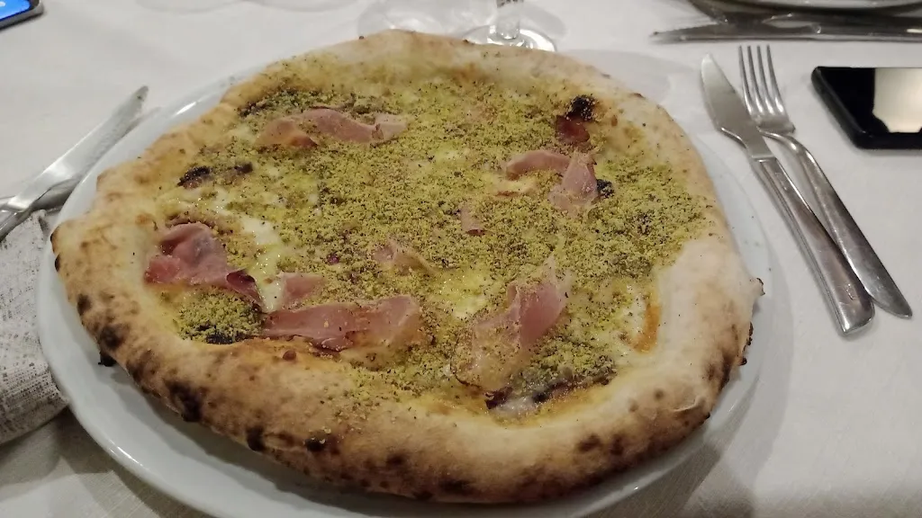 May Guerrero_La Taberna_Santa Lucia del Mela_review