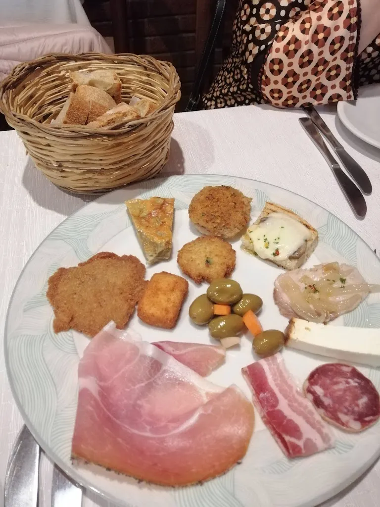 Noemi Pino_Siesta_Santa Lucia del Mela_review