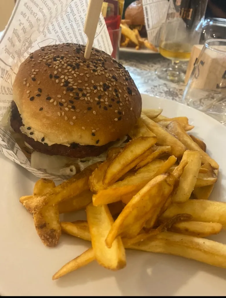 Grazia Sinagra_Bastian Contrari Ristorante Hamburgeria_Santa Margherita di Belice_review