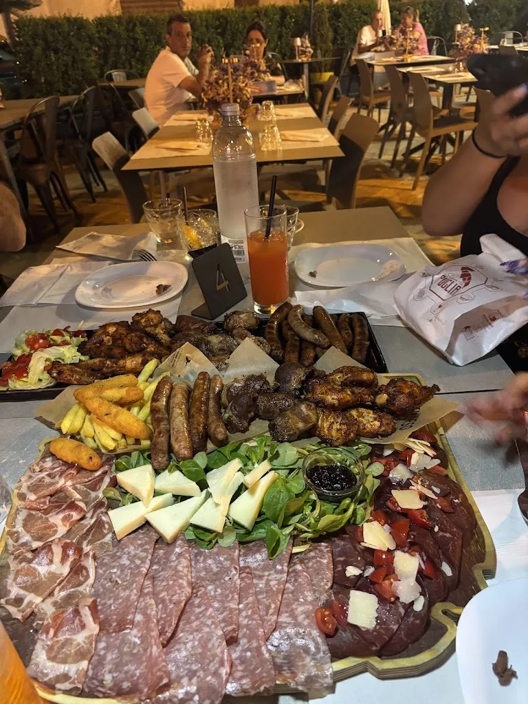 jordan thomet_Diverso Risto Pub - Café & Food_Leverano_recensione