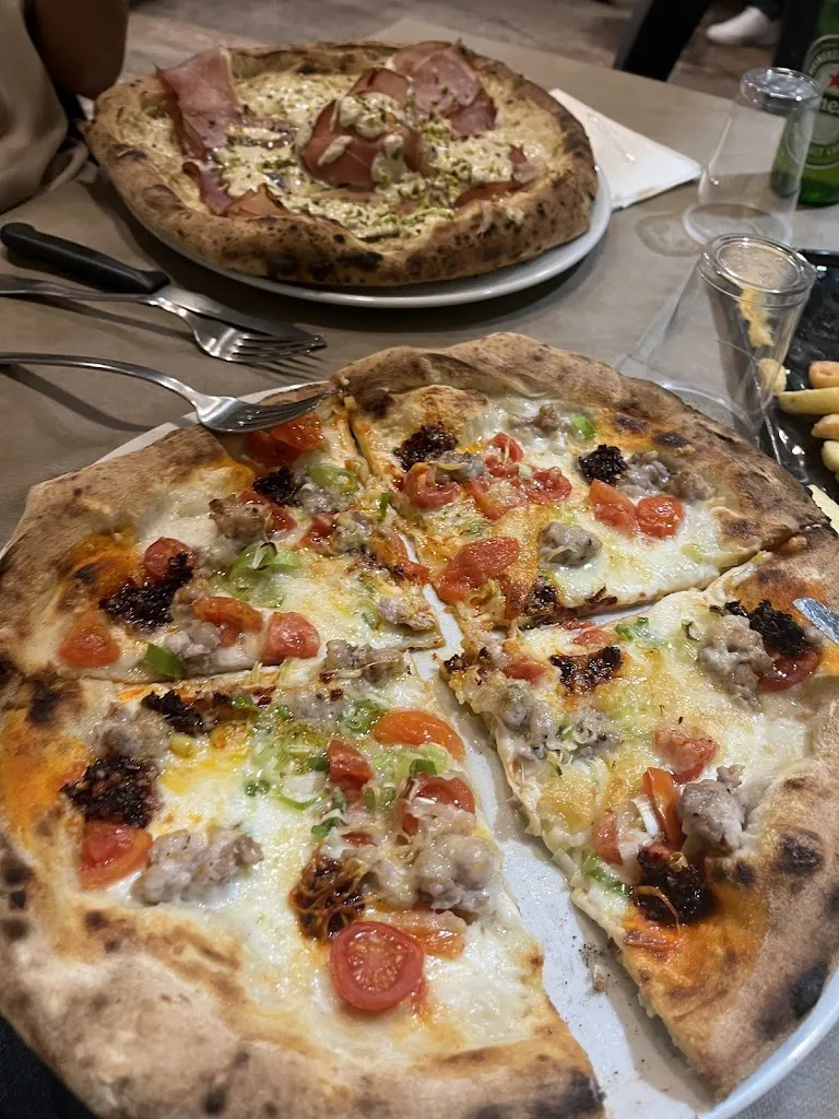 Davide Nuvoloni_Da Salvo pizzeria_Santa Maria di Licodia_review