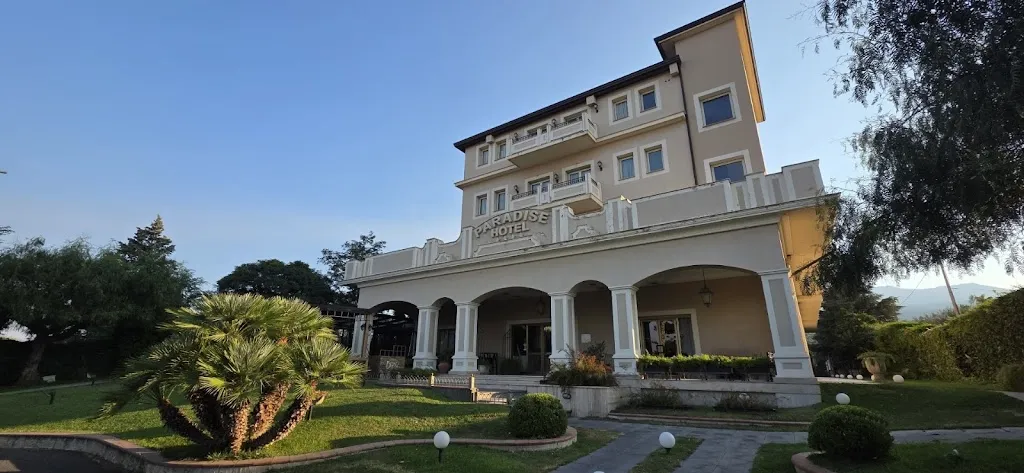 Jonathan Busuttil_Hotel Paradise_Santa Maria di Licodia_review