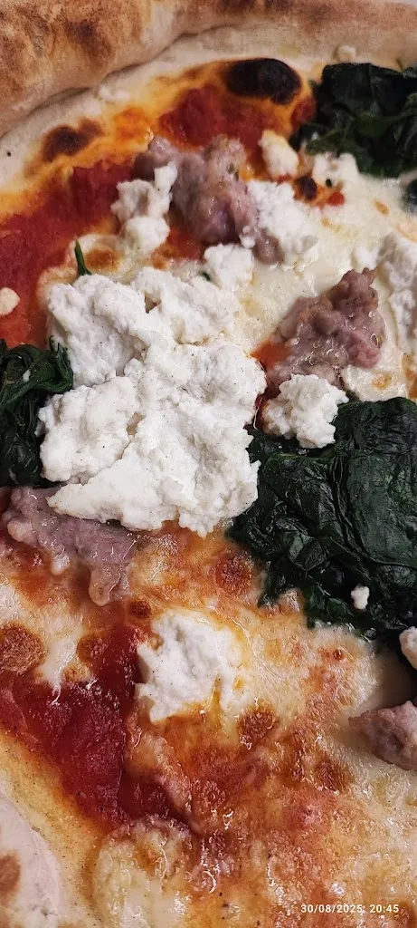 Giombattista Arezzi_Al Vicolo Pizzeria Panineria Creperia_Santa Croce Camerina_review