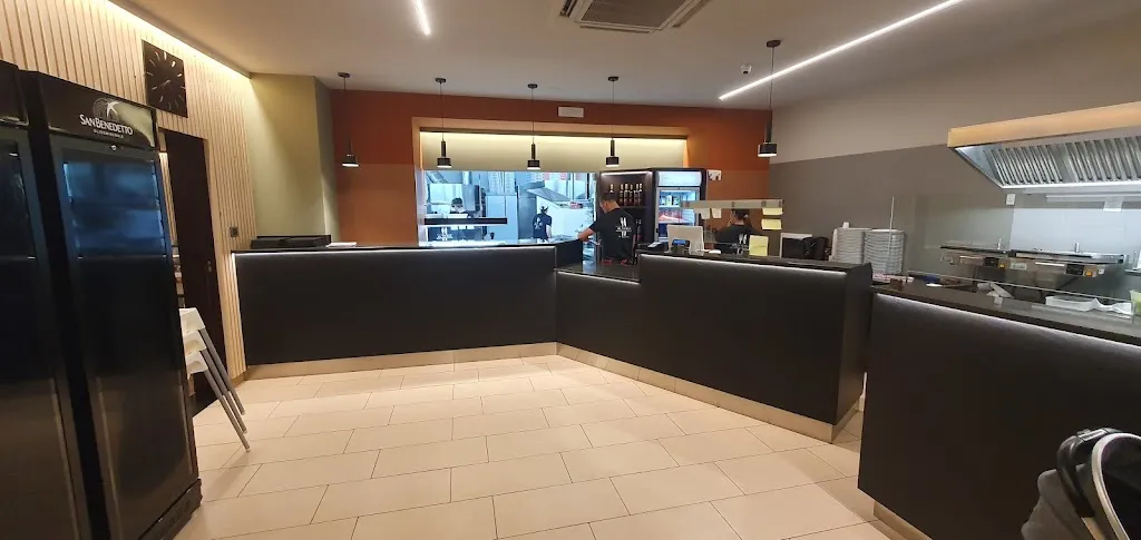 Al Vicolo Pizzeria Panineria Creperia_Santa Croce Camerina_slider_image_1