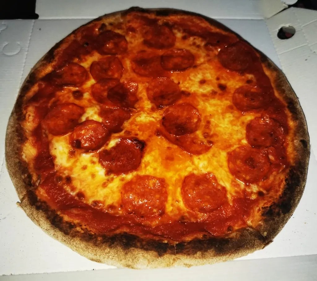 Steffi H._Ammuccamu Pizzeria D'asporto_Santa Croce Camerina_review