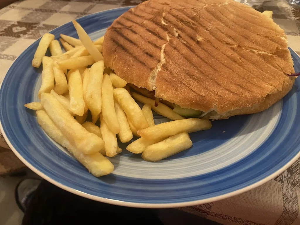 Maria Timoftioaea_FAST FOOD WISSEM _Santa Croce Camerina_review