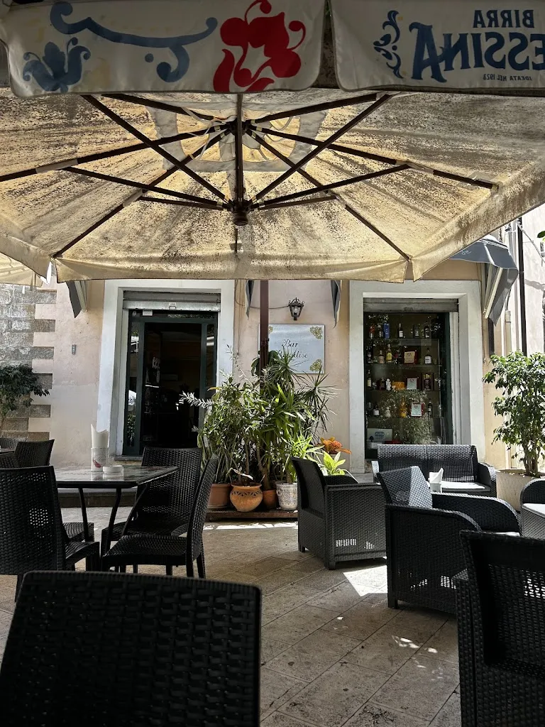 Bar Paradise di Liuzzo Scorpo Sebastiana_Santo Stefano di Camastra_slider_image_1