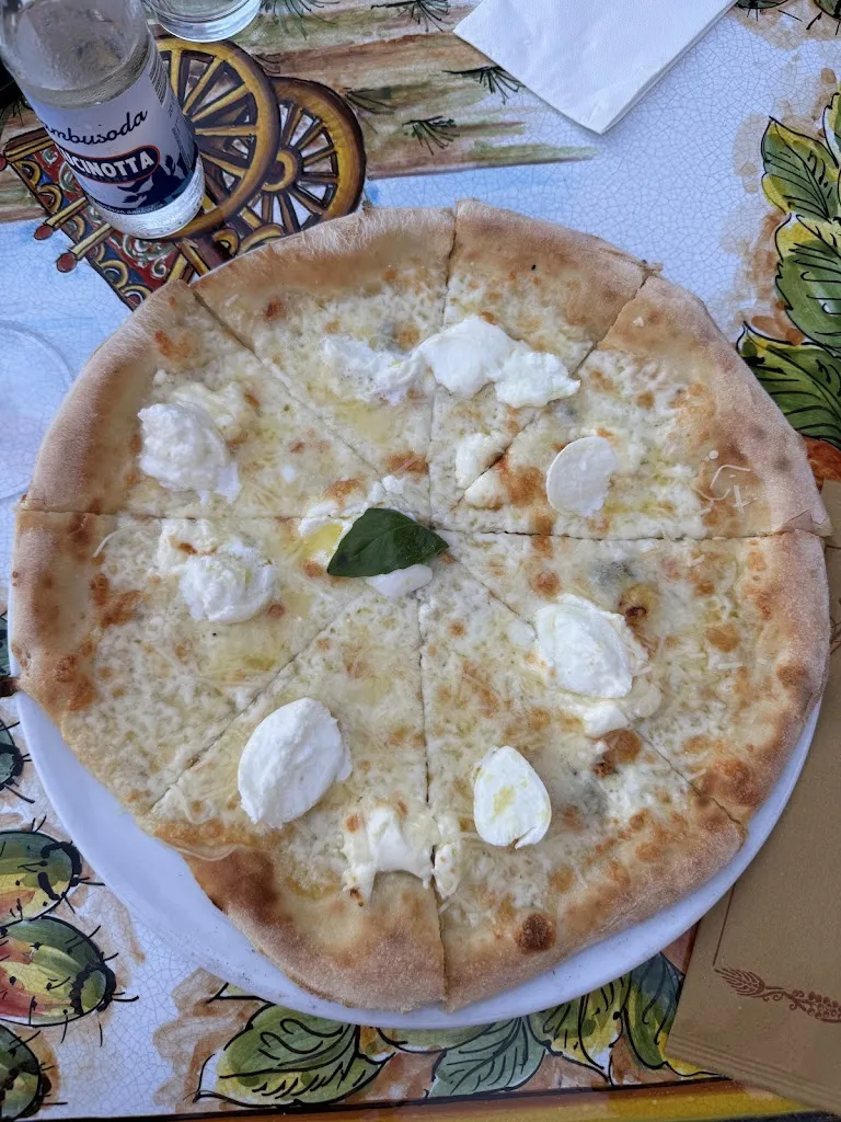 Mihnea Cucu_Le Terre di Sicilia_Santa Teresa di Riva_review