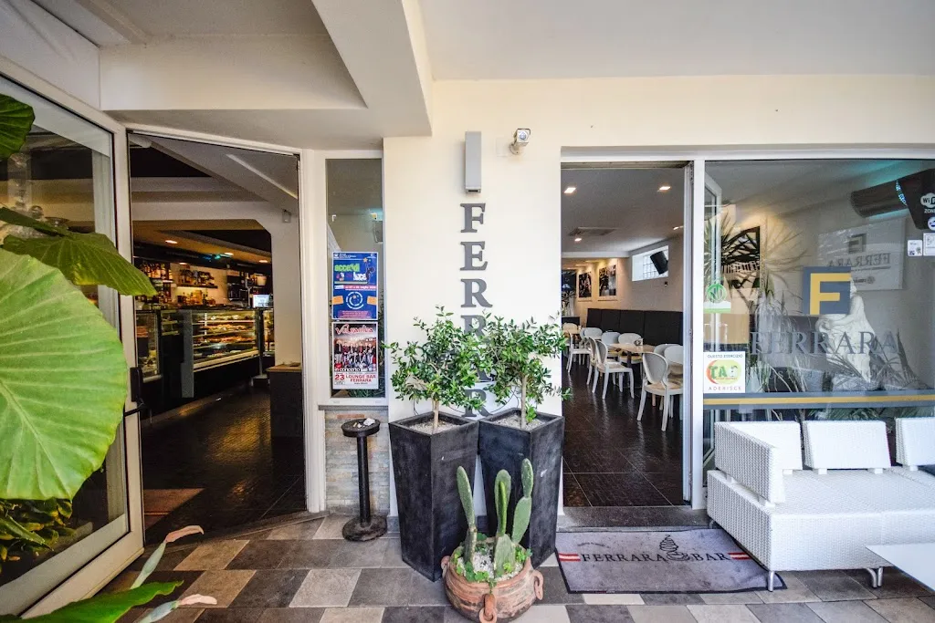 Ferrara gusto e passione, ristorante a base di pesce , pizzeria napoletana e conteporanea restaurant in Santa Teresa di Riva