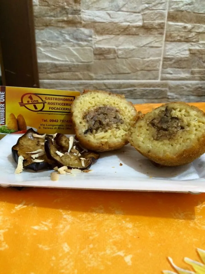 Focacceria Rosticceria Gastronomia “Number One” Di Giusi Spataro_Santa Teresa di Riva_slider_image_3