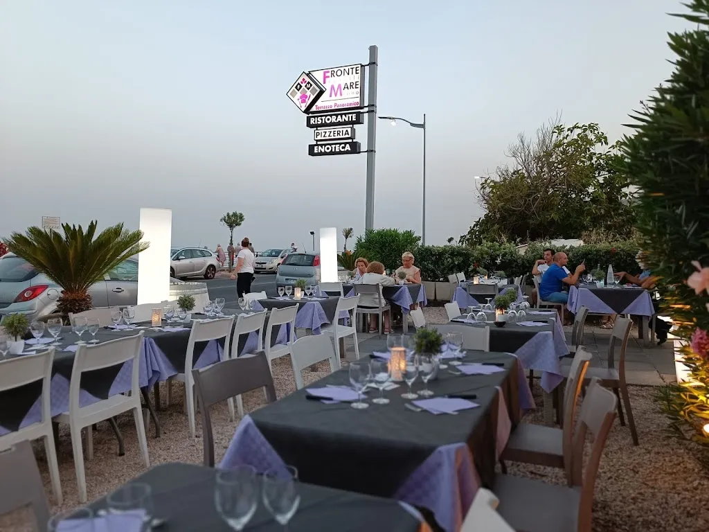 Ristorante Pizzeria ed Enoteca a Santa Teresa di Riva - Fronte Mare restaurant in Santa Teresa di Riva