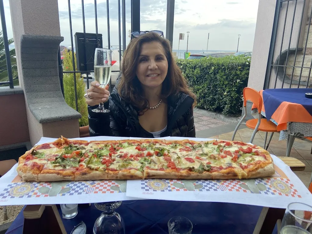 Peter Papay_Mola Beach_Santa Teresa di Riva_review