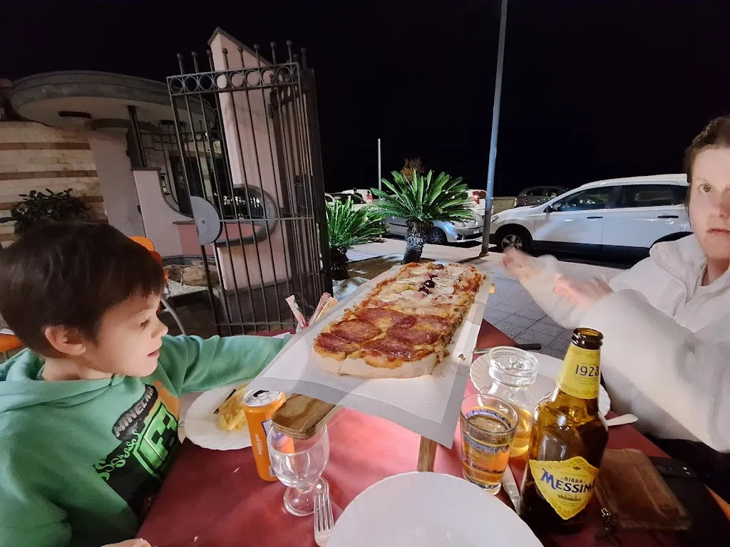 Claudio Luis_Mola Beach_Santa Teresa di Riva_review