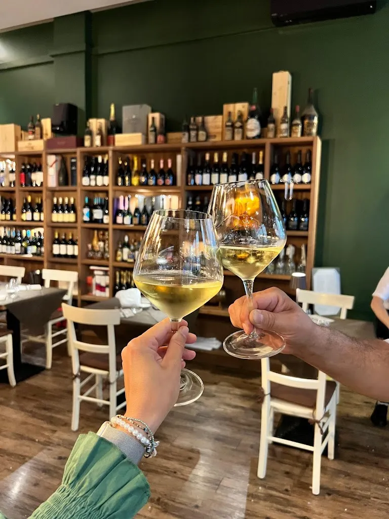 Andrew iz_I Momenti_Santa Teresa di Riva_review