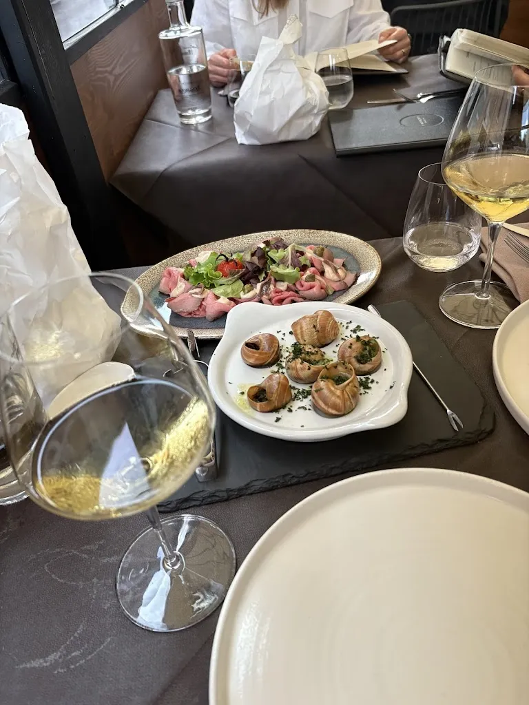 Kiana Duytschaever_I Momenti_Santa Teresa di Riva_review