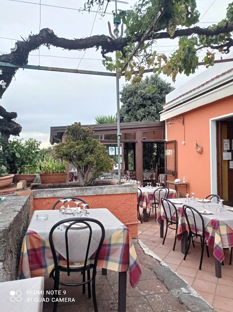 Trattoria A Munacedda restaurant in Santa Venerina