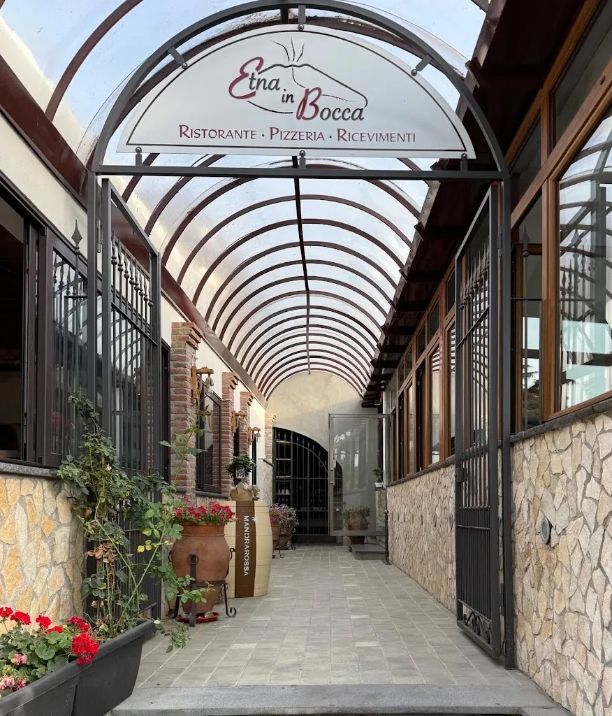 Edo2398_Etna in bocca_Santa Venerina_review