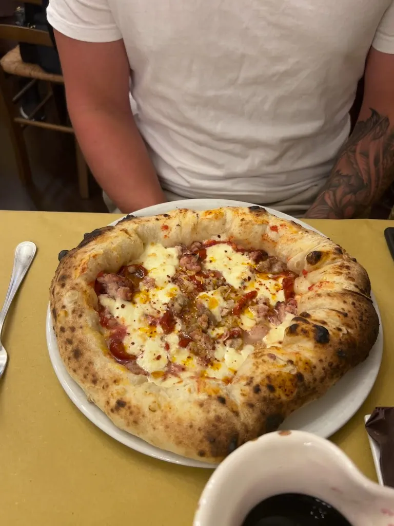 Linda Anna Dāldere_Antica Pizzeria Napoletana_Santa Venerina_review