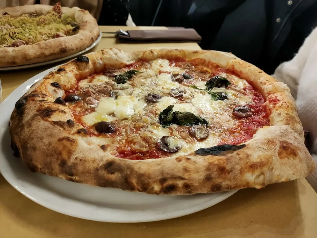 Antica Pizzeria Napoletana_Santa Venerina_slider_image_3