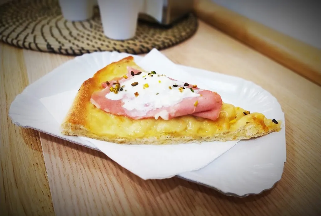 Pizzeria La Buongustaia restaurant in Castellalto