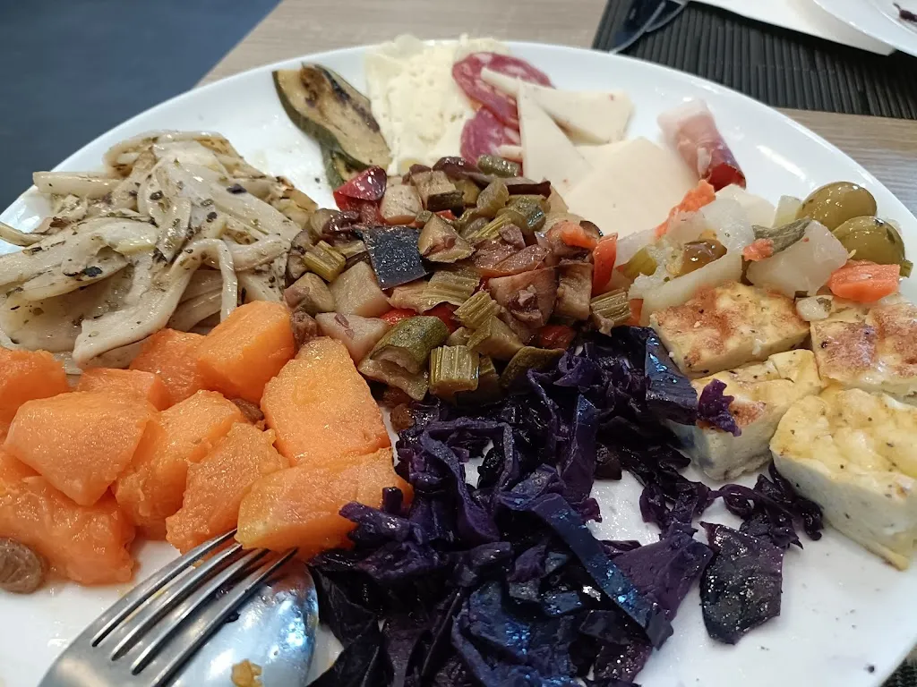 Tina Ow_Zest - Ristorante, Pizzeria, Panini gourmet, Sicilian Food_Santa Venerina_review