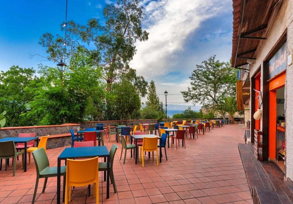 Il Sambuco PANE CUNZATU restaurant in Savoca