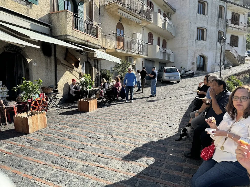 Rose Vigdal_Panificio Il Buon Pane_Savoca_review