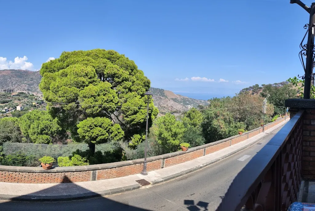 La Pineta di Garufi Vincenza_Savoca_slider_image_3