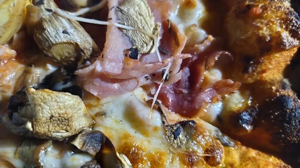 Ricardo Thys _Pizzeria Il Rifornimento_Sclafani Bagni_recensione