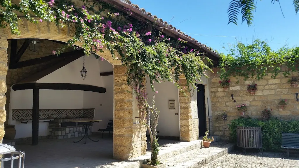 Fontana murata_Sclafani Bagni_slider_image_3