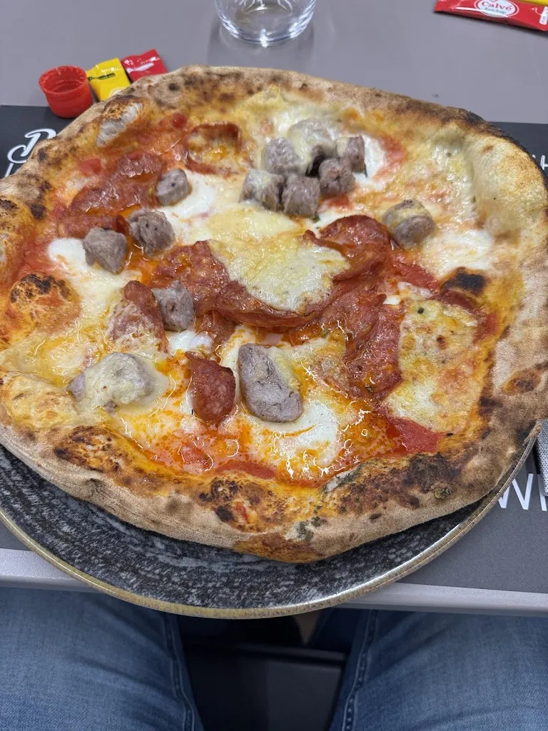 Why Not Pizzeria Ristorante Pub_Serradifalco_slider_image_3