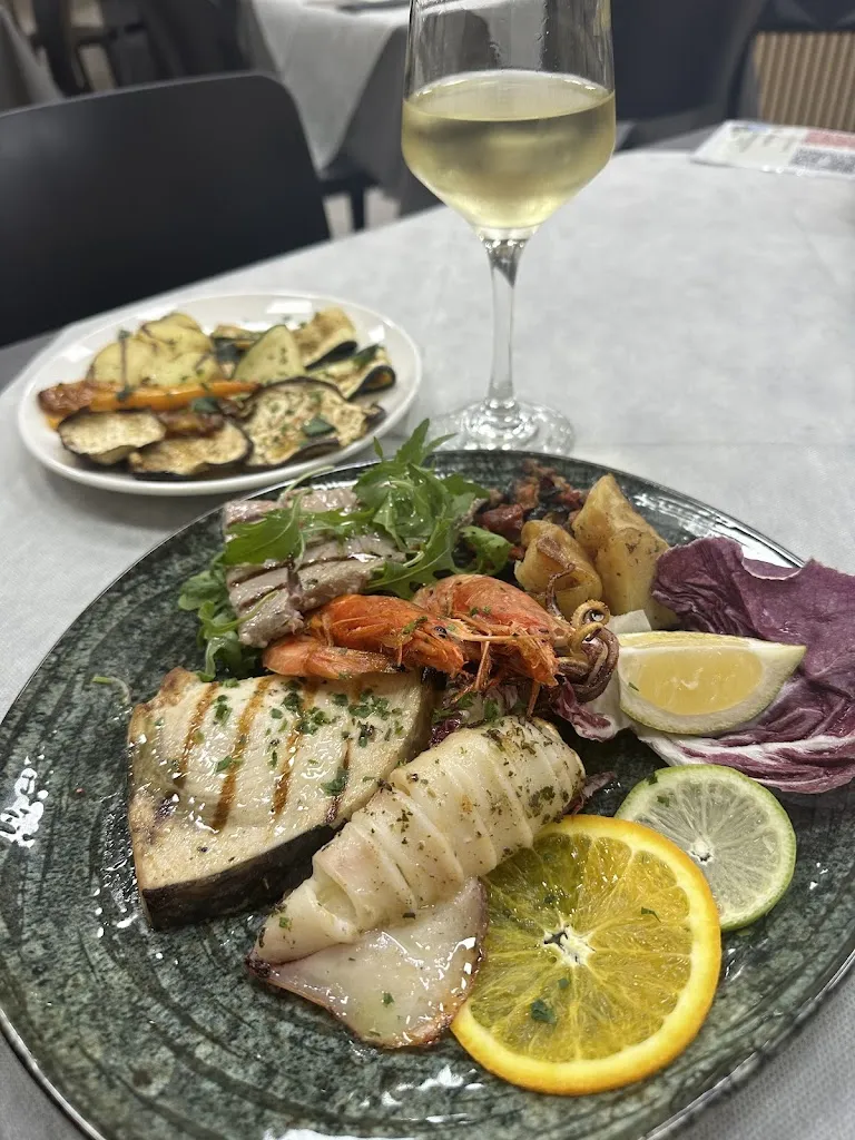 Viktorie Krušinová_Pizzeria Rosticceria La Giara_Siculiana_review