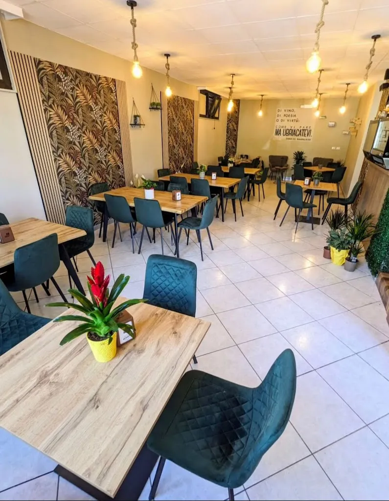 Velvet Food and Beverage restaurant in Siculiana