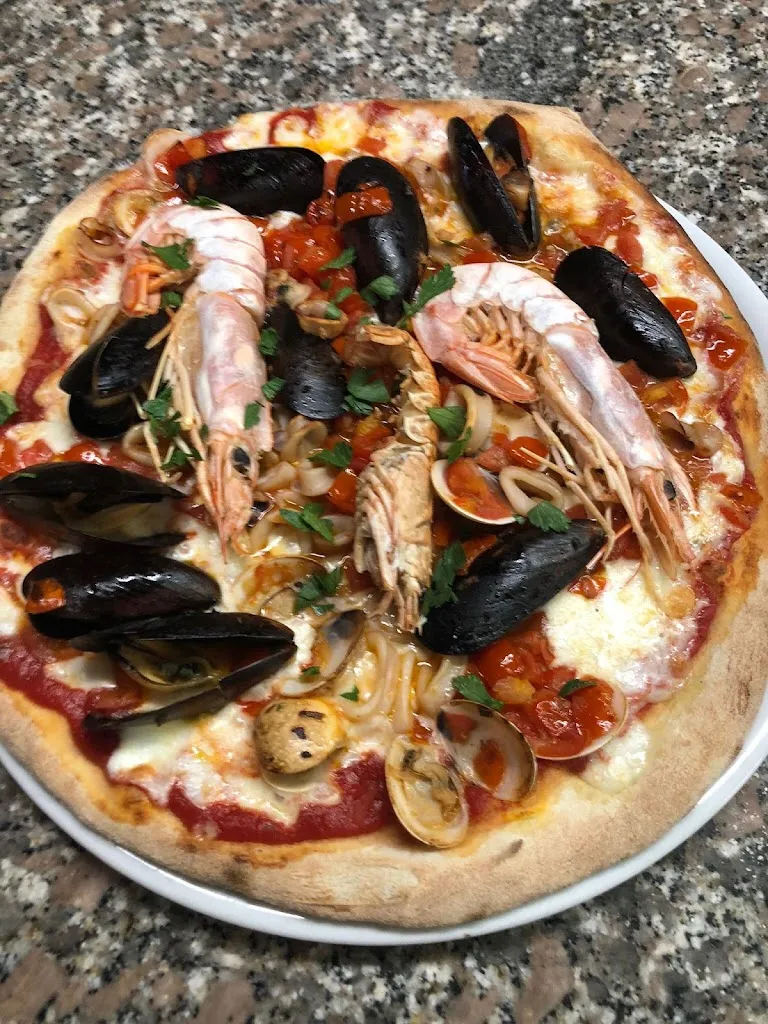 DESPACITO TRATTORIA PIZZERIA BAR_Scoglitti_slider_image_3